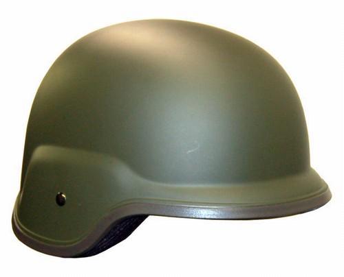vojenská helma